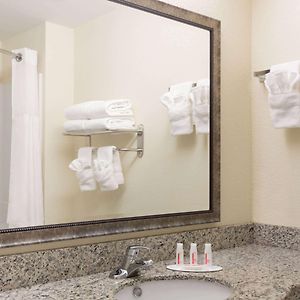 Deluxe  King Room Disability Access